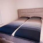 Apartments Holiday Lejlighed *