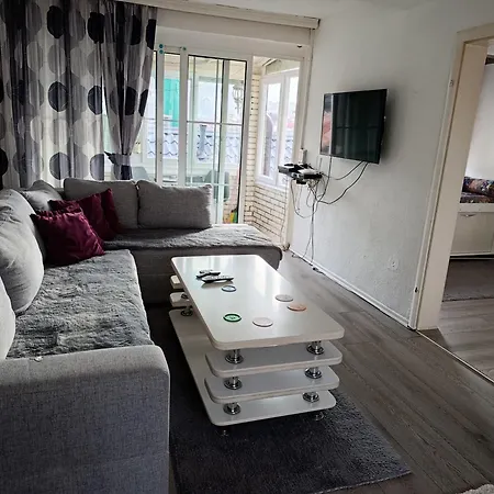 Apartament Apartments Holiday *